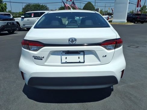 Used 2023 Toyota Corolla LE FWD image 2