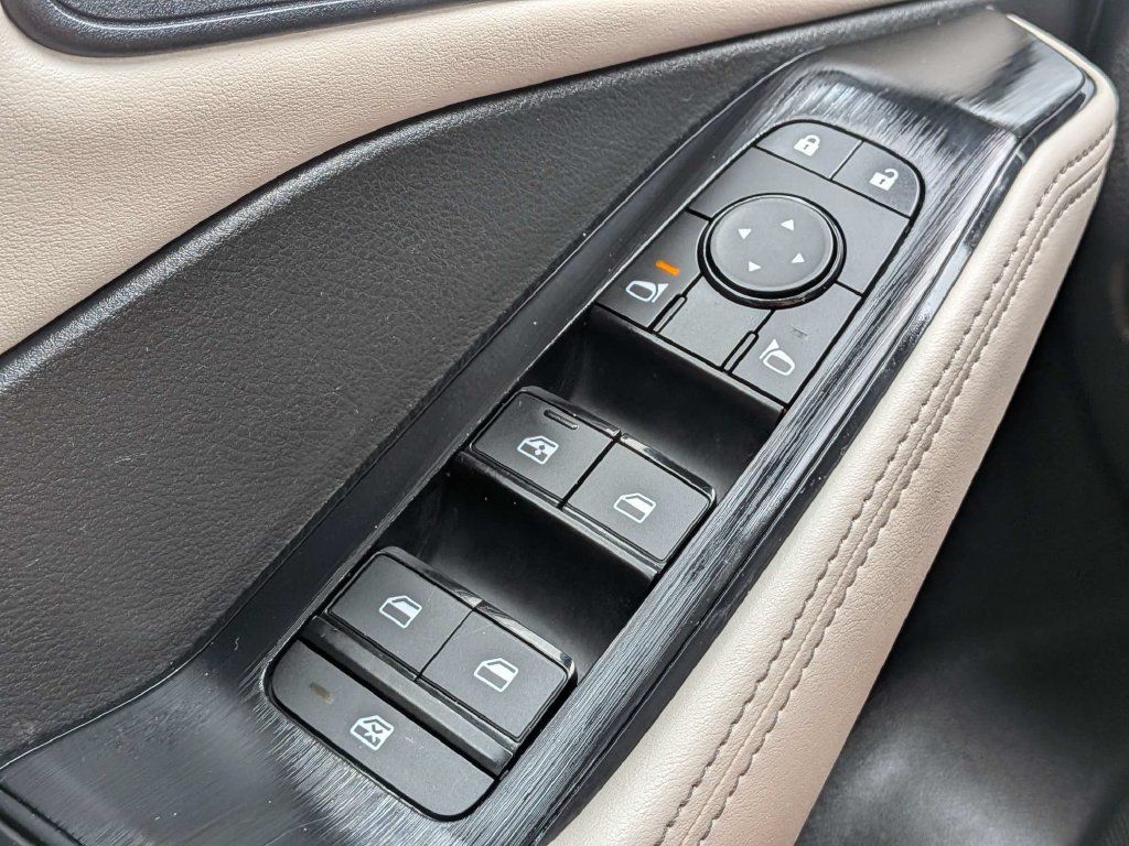 Used 2025 Nissan Rogue SV AWD/4WD image 35