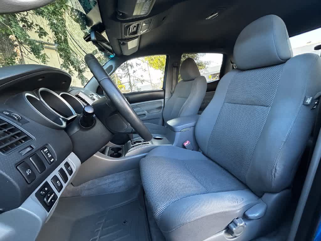 Used 2011 Toyota Tacoma 4x4 Double Cab w/ TRD Sport Pkg w/JBL Audio image 10