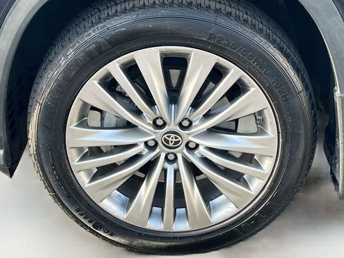 Used 2022 Toyota Highlander Platinum AWD/4WD image 35