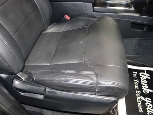 Used 2018 Toyota Tundra SR5 w/ SR5 Upgrade Package AWD/4WD image 29