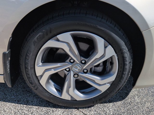 Used 2018 Honda Accord EX image 11