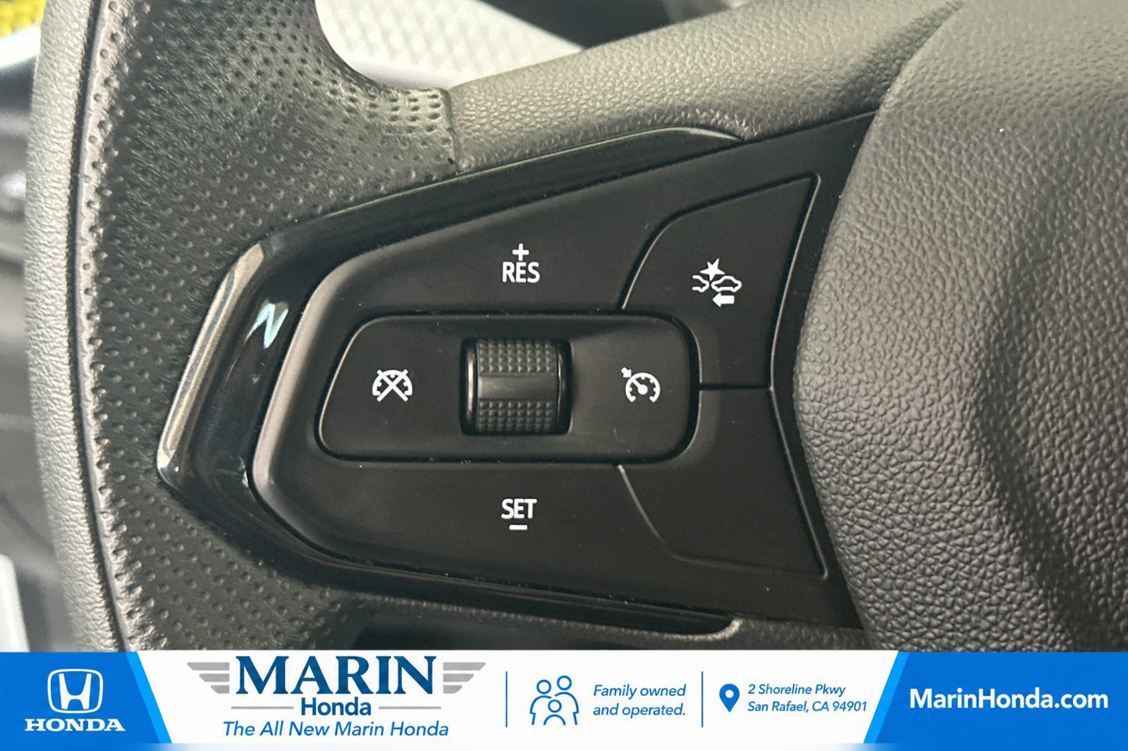 Used 2025 Chevrolet Trax LT FWD image 28