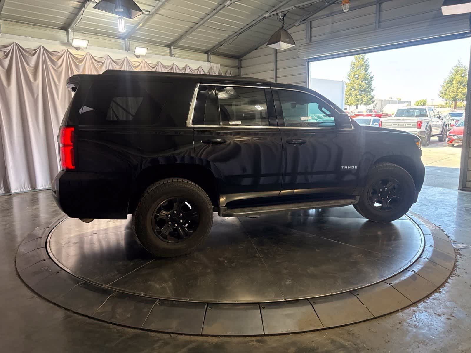 Used 2017 Chevrolet Tahoe LS RWD image 4