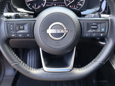 Used 2024 Nissan Pathfinder SV FWD image 12
