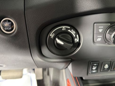 Used 2023 Nissan Frontier PRO-4X w/ Pro-4X Premium Package AWD/4WD image 34