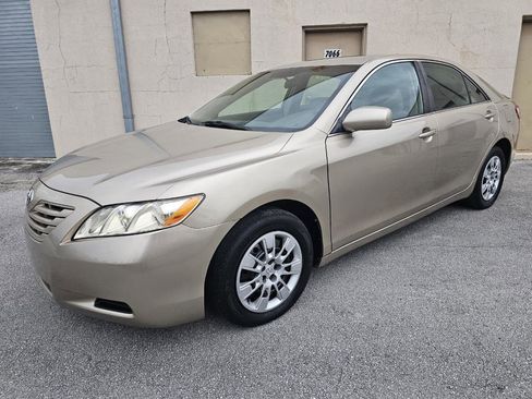 Used 2007 Toyota Camry LE FWD image 3