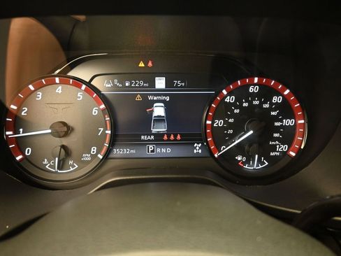 Used 2023 Nissan Titan PRO-4X w/ Pro-4x Convenience Package image 3