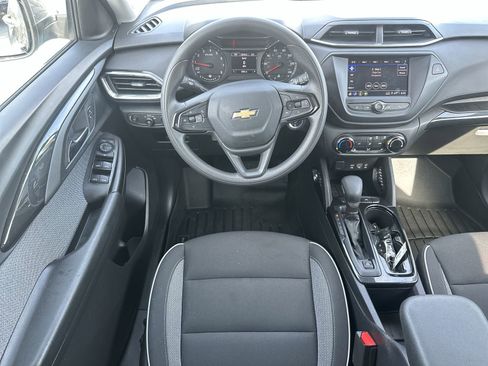 Used 2023 Chevrolet TrailBlazer LT FWD image 17