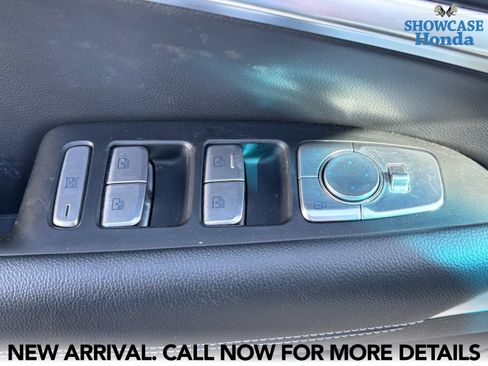 Used 2026 Genesis G70 2.5T RWD image 11