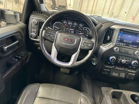 Used 2020 GMC Sierra 2500 SLT w/ X31 Off-Road Package AWD/4WD image 17