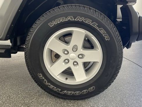 Used 2022 Jeep Wrangler Sport image 47