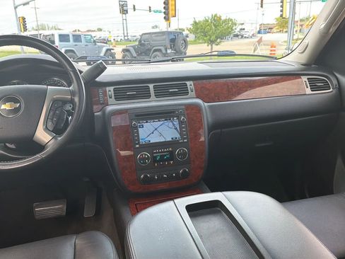 Used 2010 Chevrolet Avalanche LTZ AWD/4WD image 59