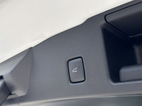 New 2025 Ford Escape SE w/ PHEV Premium Package image 10