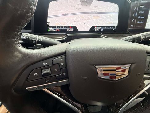 Used 2021 Cadillac Escalade Premium Luxury image 29