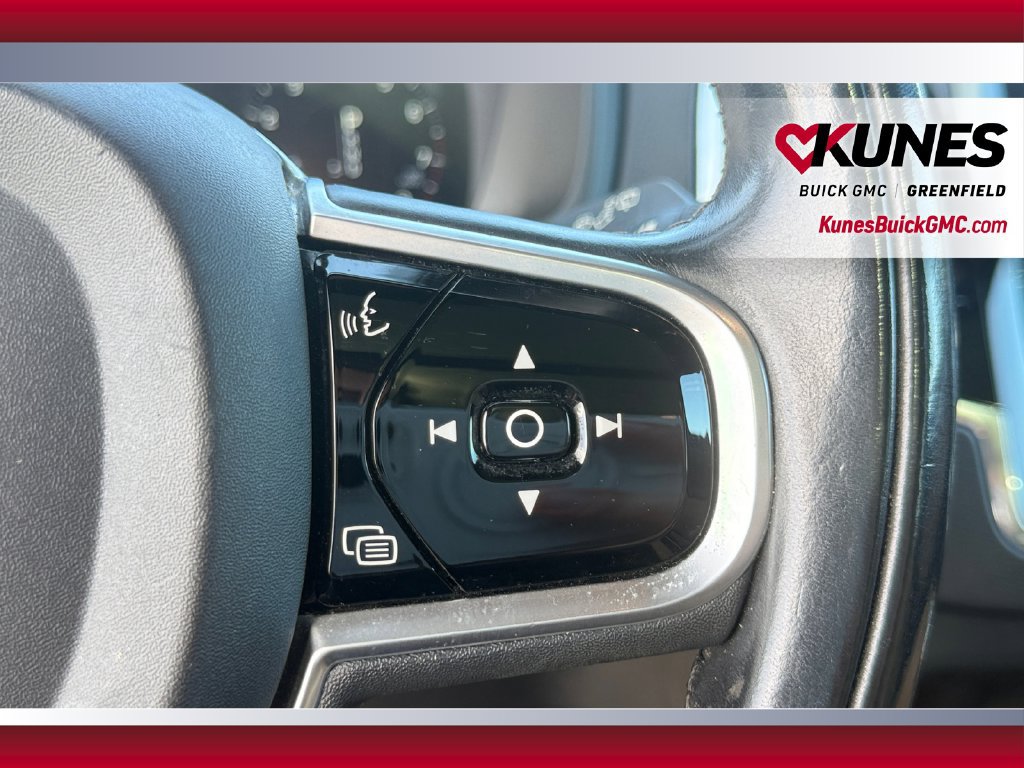 Used 2018 Volvo XC90 T6 Momentum w/ Convenience Package AWD/4WD image 17