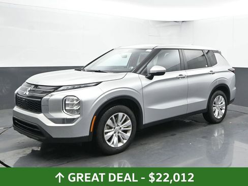 Used 2025 Mitsubishi Outlander ES image 7