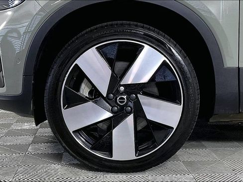 Used 2023 Volvo XC40 Recharge Ultimate AWD/4WD image 8