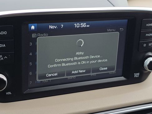 Used 2019 Hyundai Santa Fe SE image 11