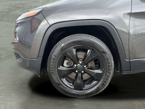 Used 2016 Jeep Cherokee Latitude image 34