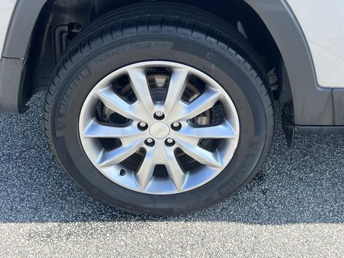 Used 2018 Jeep Cherokee Limited w/ Luxury Group image 17