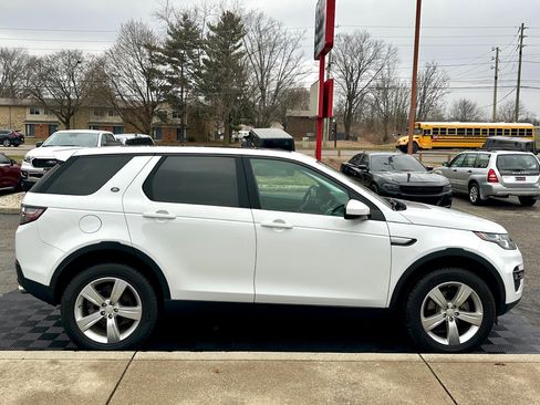 Used 2018 Land Rover Discovery Sport HSE image 15