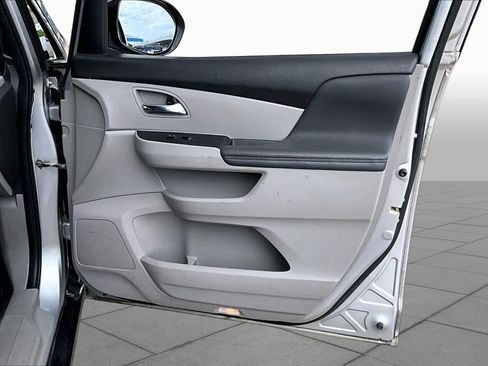 Used 2014 Honda Odyssey EX image 22