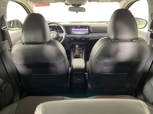 Used 2025 Nissan Kicks SR image 15