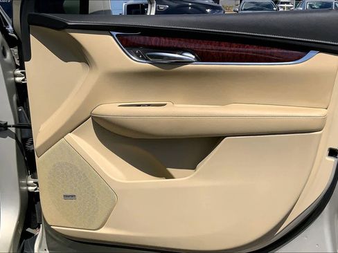 Used 2017 Cadillac XT5 Luxury image 22