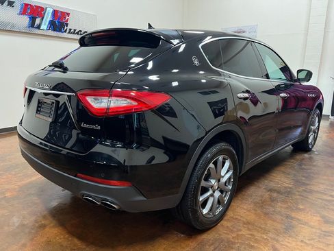 Used 2018 Maserati Levante AWD/4WD image 9