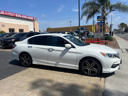 Used 2016 Honda Accord Sport image 9