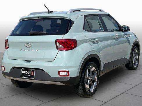 Used 2025 Hyundai Venue SEL FWD image 12
