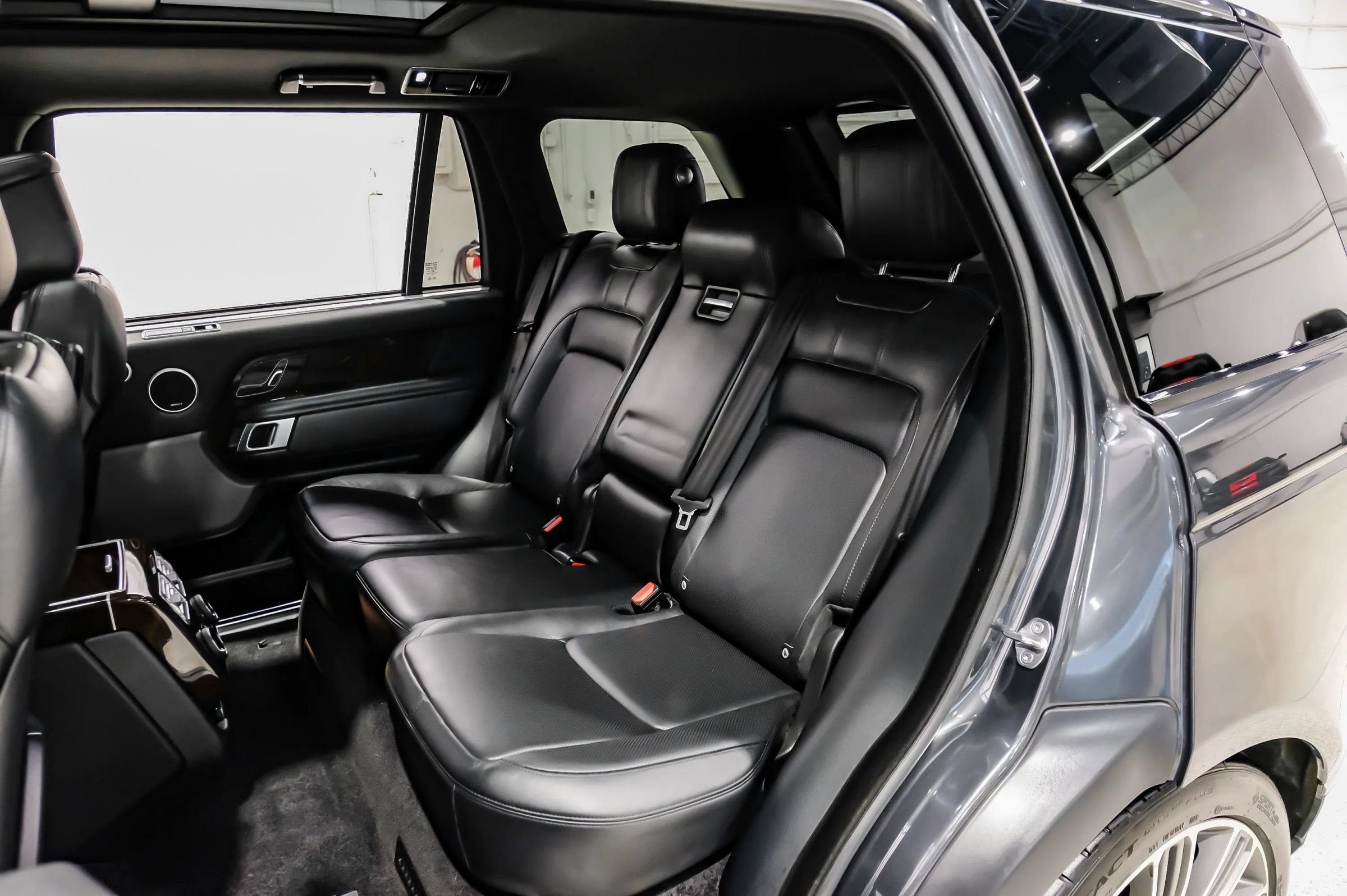 Used 2019 Land Rover Range Rover Long Wheelbase Supercharged AWD/4WD image 50