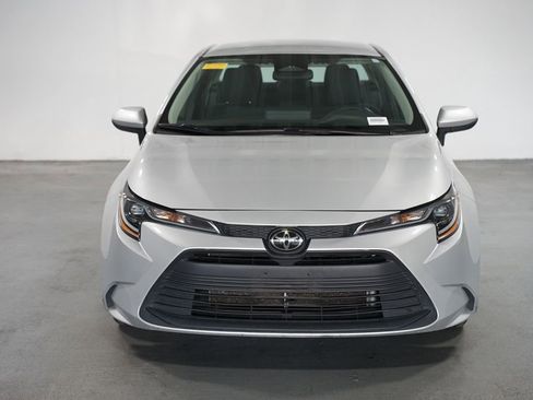 Certified 2023 Toyota Corolla LE image 2