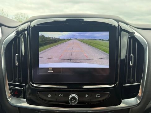 Used 2023 Chevrolet Traverse LT FWD image 44
