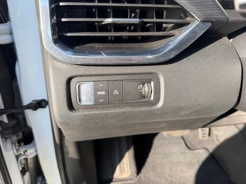 Certified 2026 GMC Acadia Elevation w/ Elevation Premium Package FWD image 21