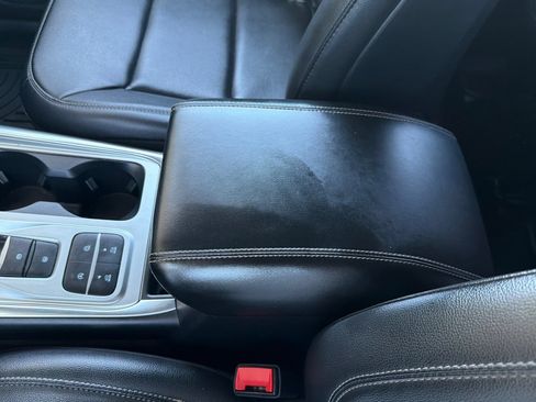 Used 2020 Ford Explorer XLT w/ Equipment Group 202A RWD image 27