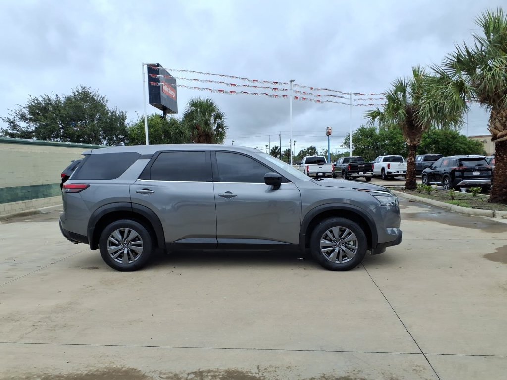 Used 2024 Nissan Pathfinder S FWD image 6