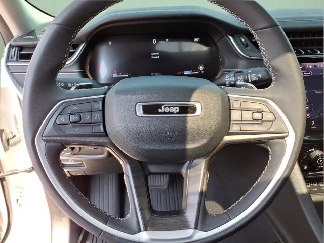 Used 2024 Jeep Grand Cherokee Limited w/ Luxury Tech Group II AWD/4WD image 19