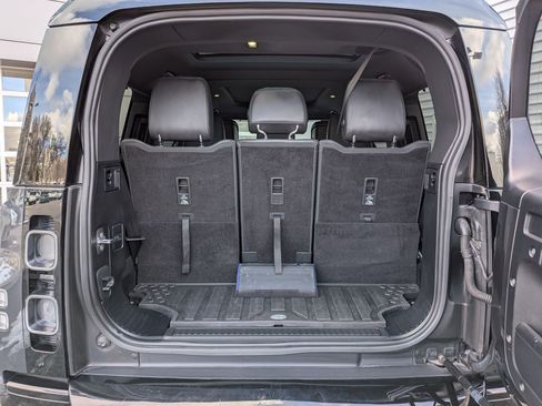 Used 2023 Land Rover Defender 130 X image 27