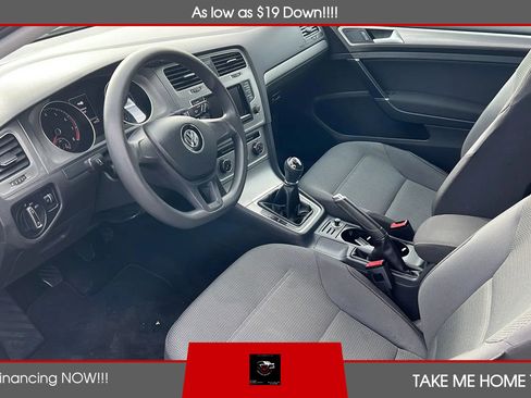 Used 2015 Volkswagen Golf S image 11