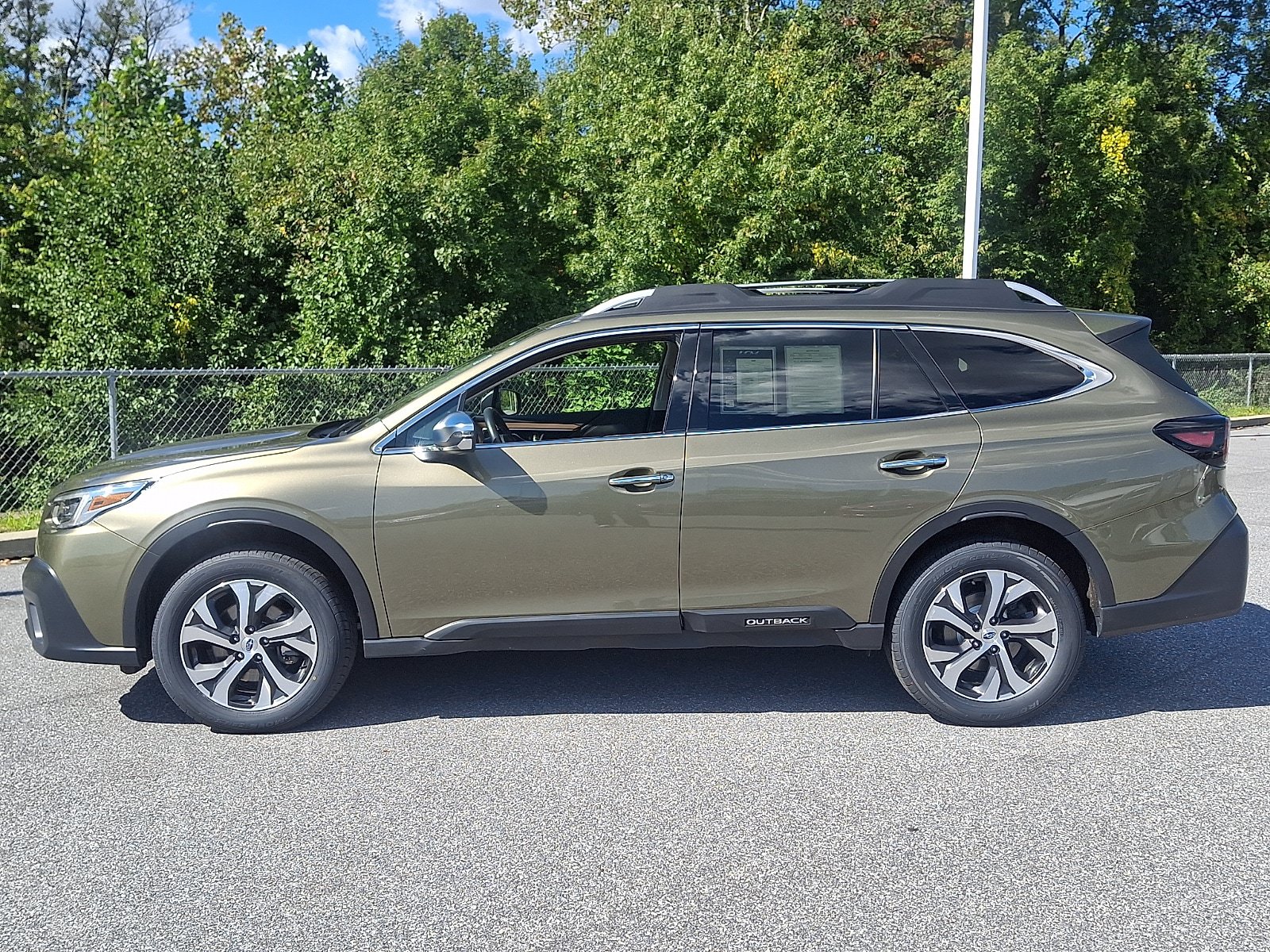 Used 2022 Subaru Outback Touring XT AWD/4WD image 7
