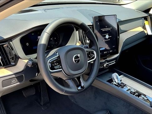 New 2026 Volvo XC60 B5 Ultra w/ Climate Package image 8