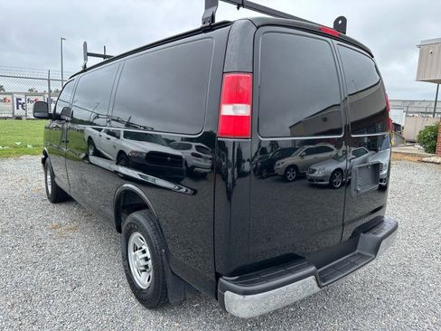 Used 2017 Chevrolet Express 2500 image 11