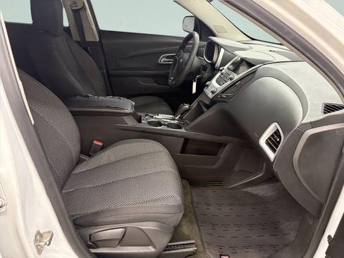 Used 2017 Chevrolet Equinox LS FWD image 18