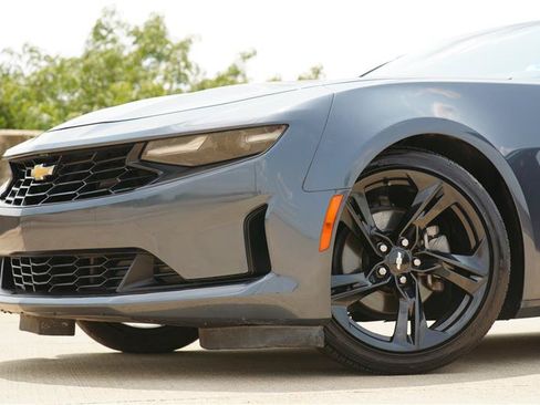Used 2019 Chevrolet Camaro LT RWD image 10