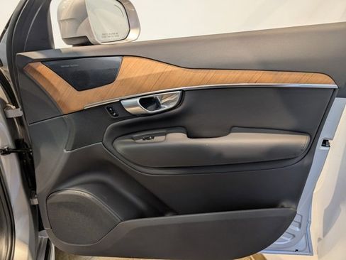 Used 2023 Volvo XC90 B6 Plus w/ Protection Package image 32