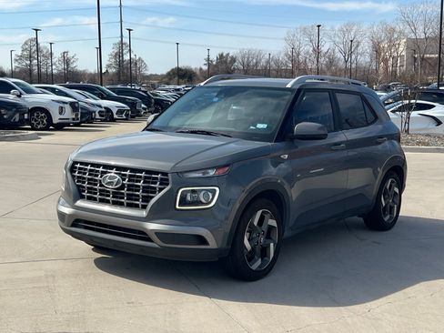 Used 2021 Hyundai Venue SEL w/ Premium Package image 5