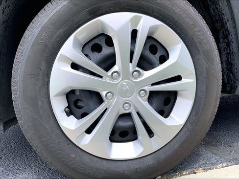 Used 2026 Chevrolet Trax LS FWD image 3