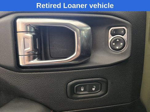 Used 2025 Jeep Wrangler Rubicon AWD/4WD image 18
